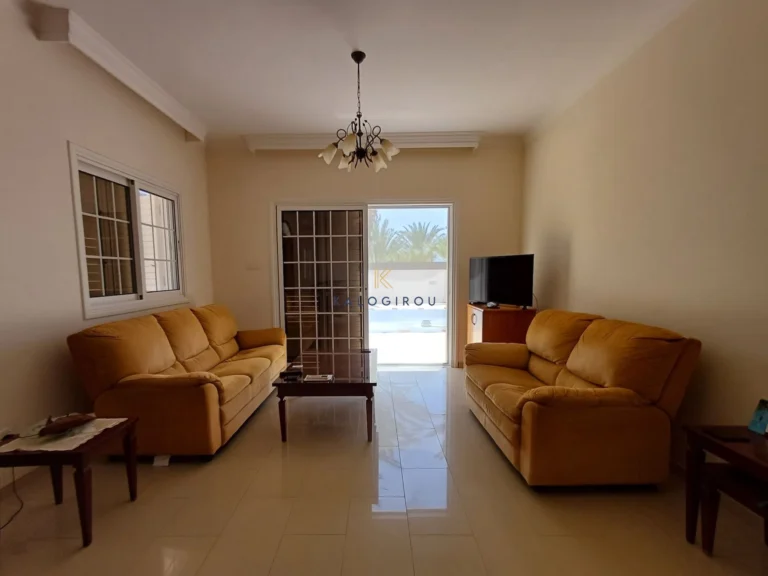 3 Bedroom House for Sale in Pervolia Larnacas
