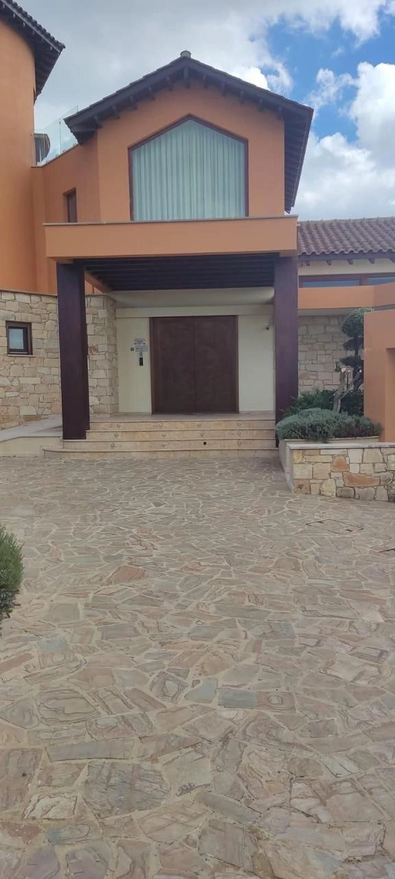 4 Bedroom House for Sale in Agios Tychonas, Limassol District