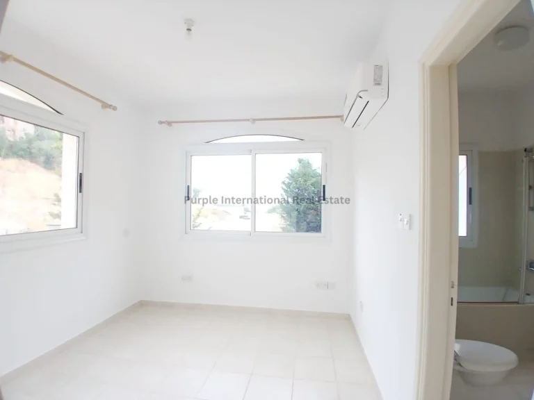 3 Bedroom Apartment for Sale in Paphos – Universal