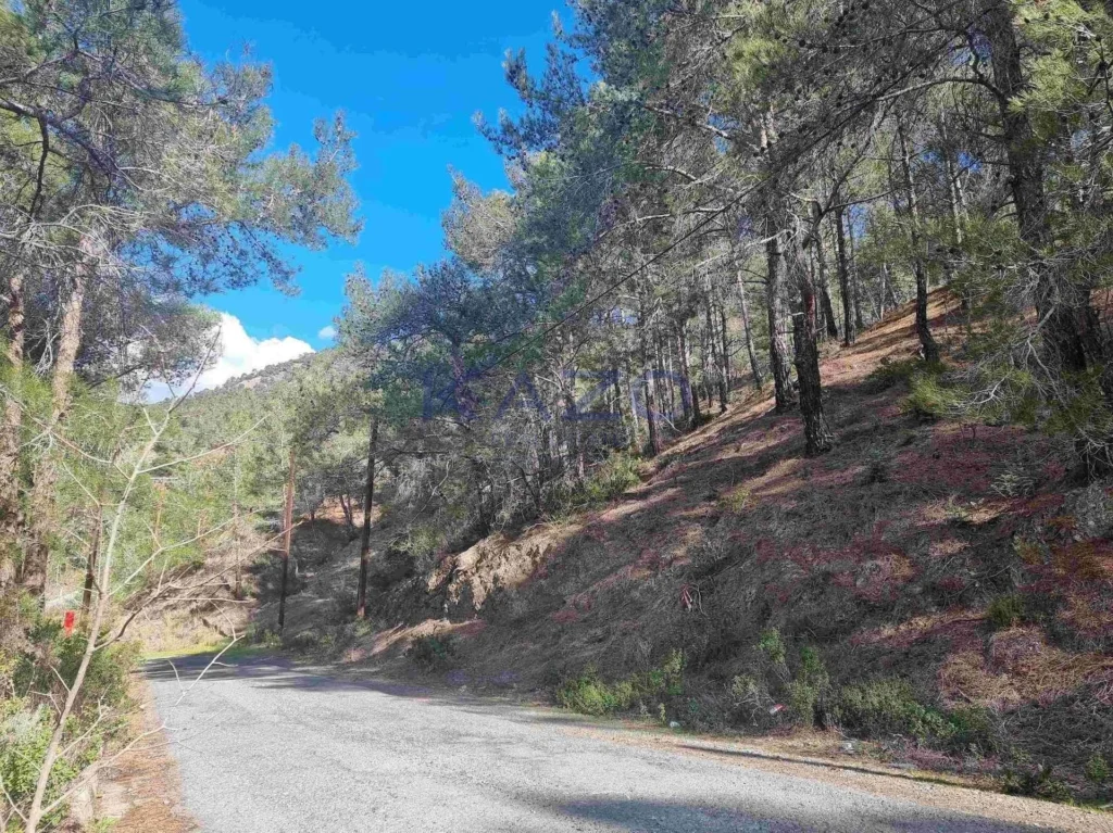 21,690m² Plot for Sale in Moniatis, Limassol District