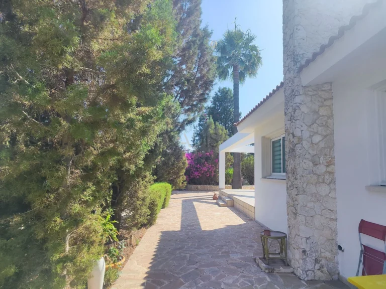 Cheap Houses and Villas for Sale Nicosia up to 800000 euro