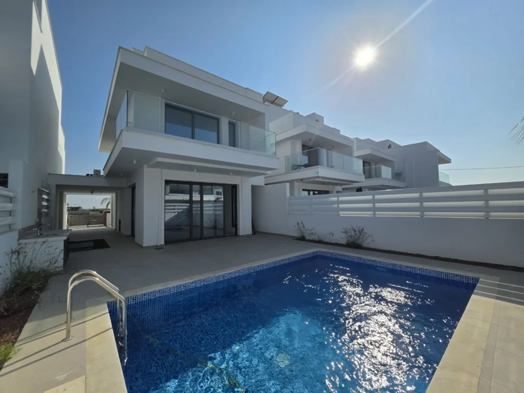 4 Bedroom House for Sale in Livadia Larnakas, Larnaca District