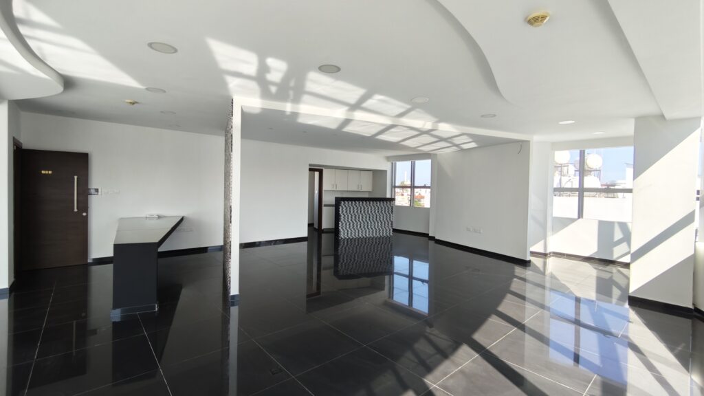 200m² Office for Rent in Strovolos, Nicosia District