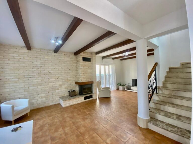 3 Bedroom House for Rent in Potamos Germasogeias, Limassol District