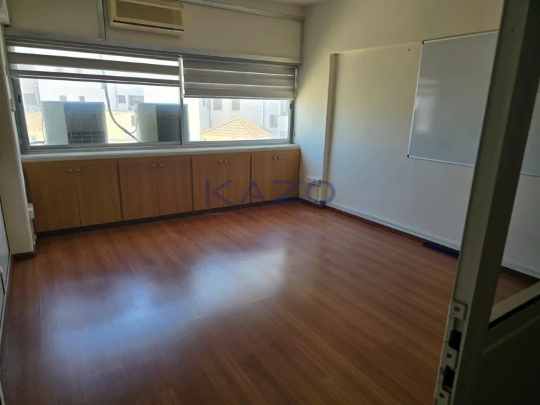 100m² Office for Rent in Limassol District