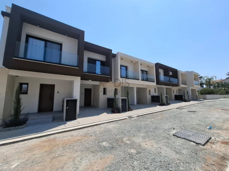 3 Bedroom House for Sale in Parekklisia, Limassol District