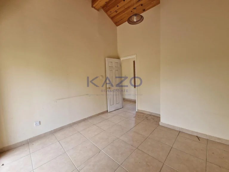 805m² Commercial for Sale in Limassol District