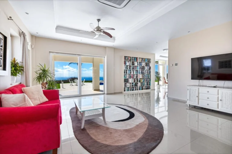 4 Bedroom House for Sale in Peyia, Paphos District