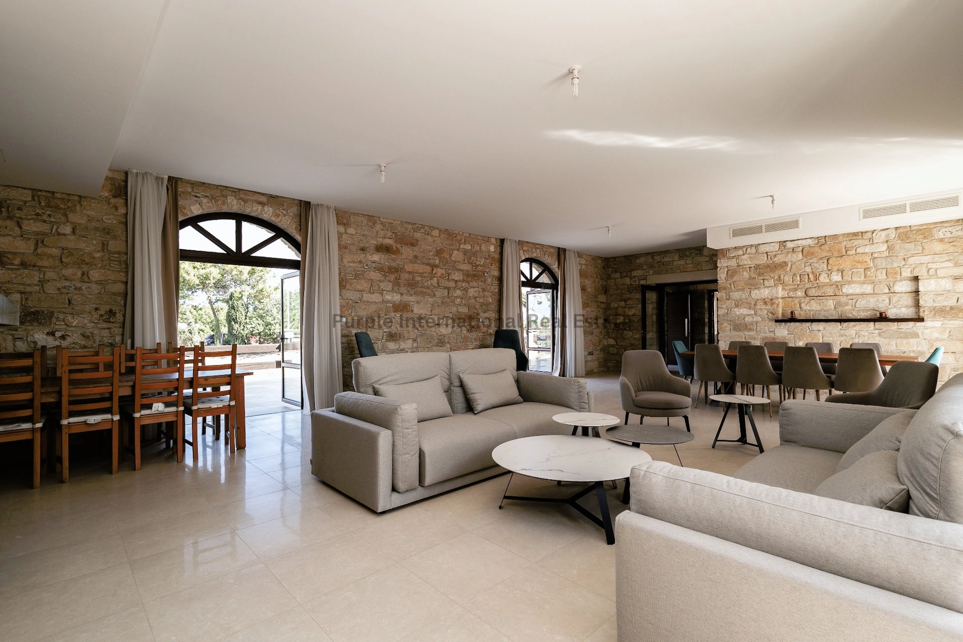 470m² House for Sale in Pervolia Larnacas