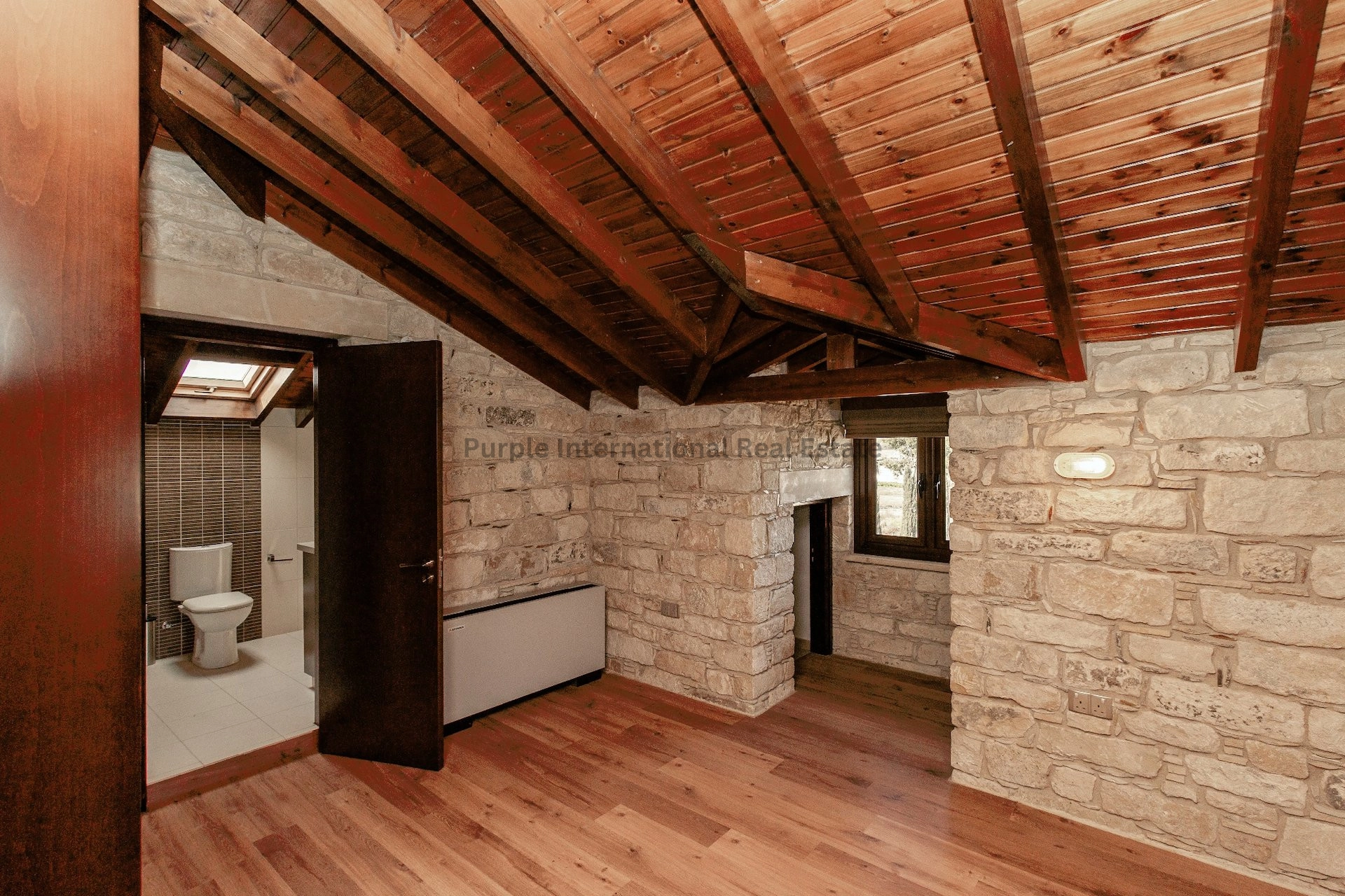 470m² House for Sale in Pervolia Larnacas