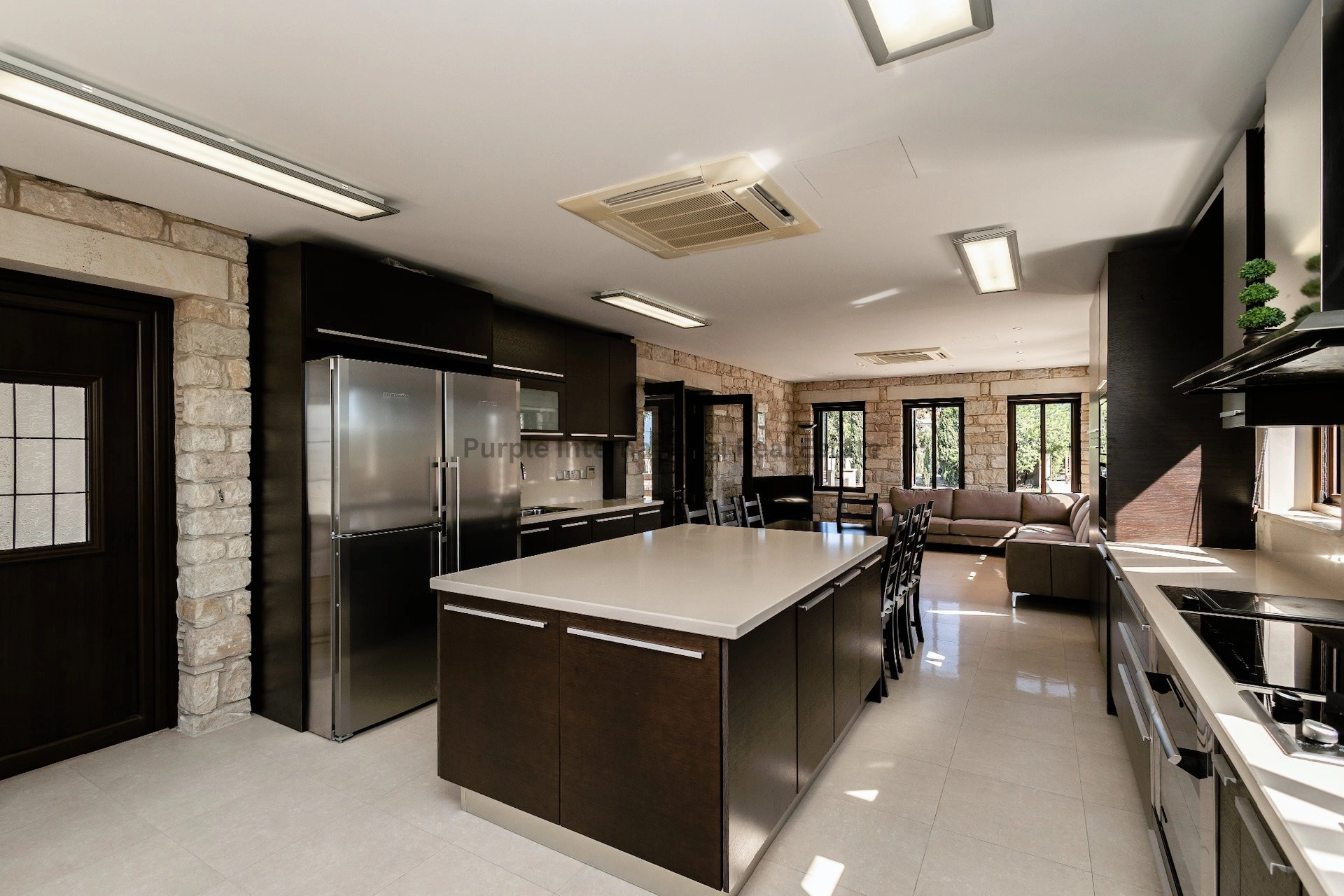 470m² House for Sale in Pervolia Larnacas