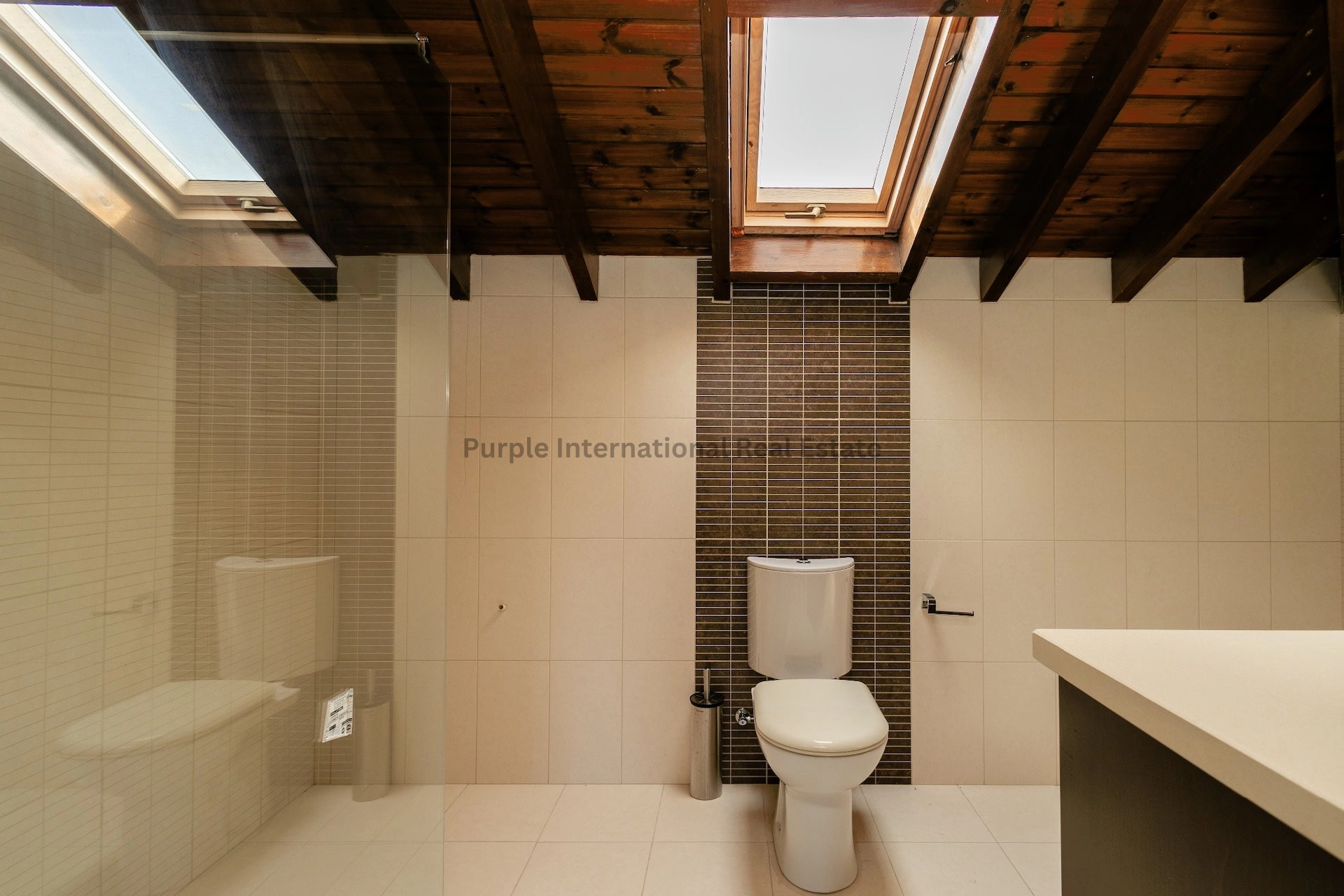 470m² House for Sale in Pervolia Larnacas