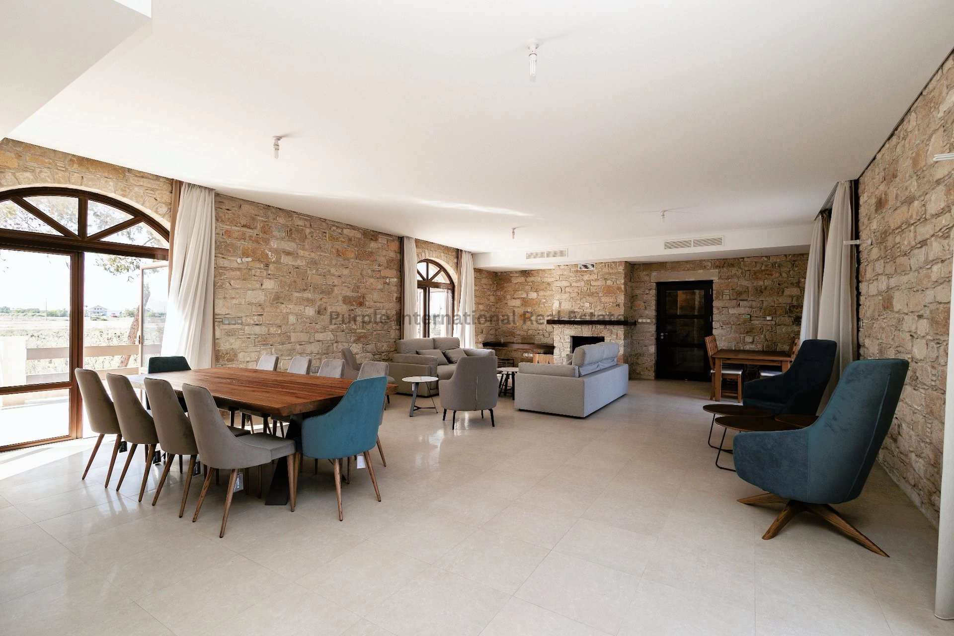 470m² House for Sale in Pervolia Larnacas
