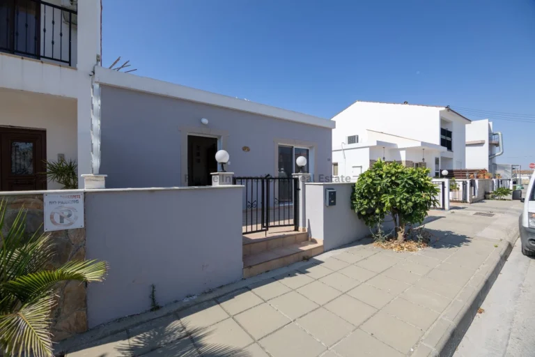 2 Bedroom House for Sale in Livadia Larnakas, Larnaca District
