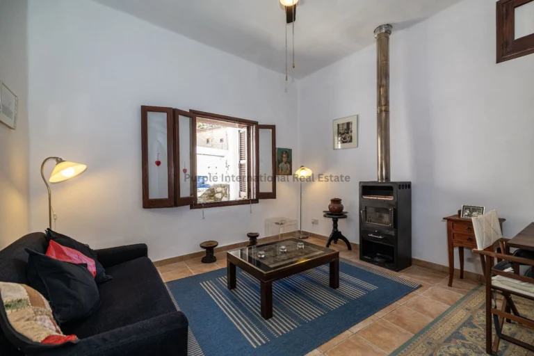 2 Bedroom House for Sale in Tochni, Larnaca District