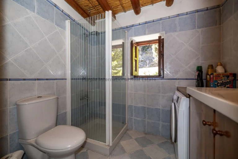 2 Bedroom House for Sale in Tochni, Larnaca District