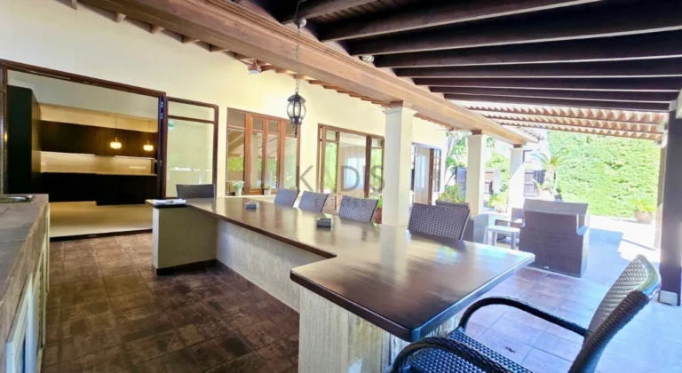 5 Bedroom House for Sale in Limassol – Kapsalos