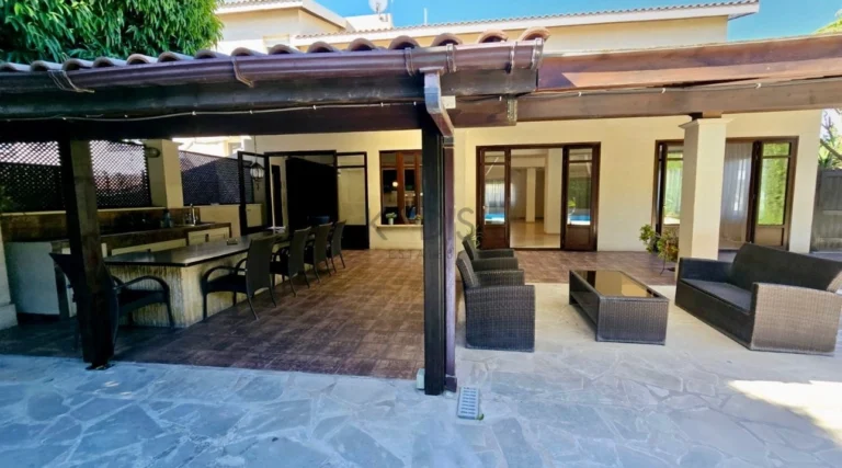 5 Bedroom House for Sale in Limassol – Kapsalos