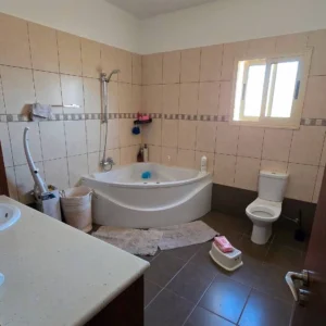 5 Bedroom House for Sale in Trachoni Lemesou, Limassol District