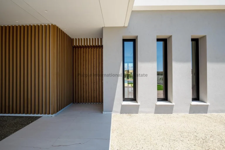 5 Bedroom House for Sale in Agios Tychonas, Limassol District