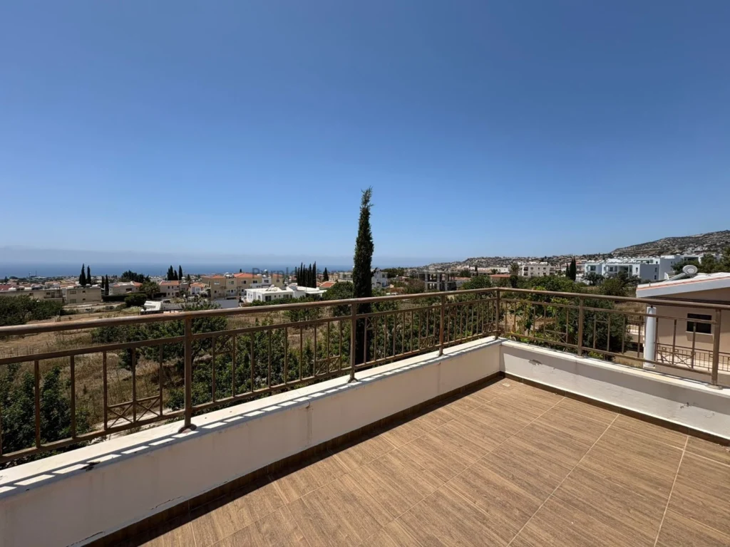 3 Bedroom House for Sale in Peyia, Paphos District