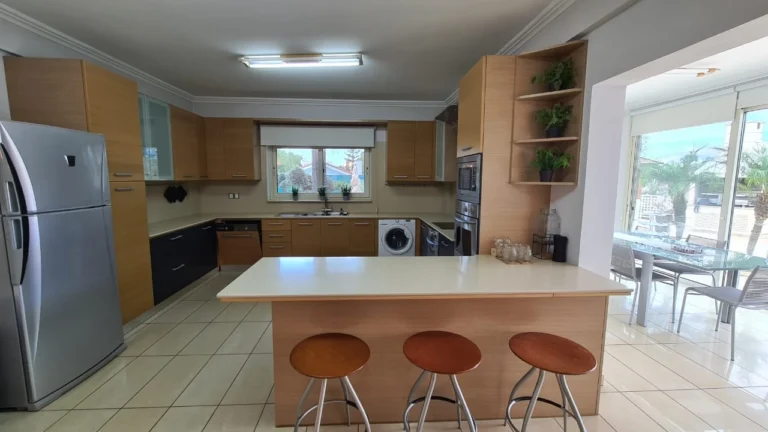 5 Bedroom House for Sale in Kalo Chorio Lemesou, Limassol District