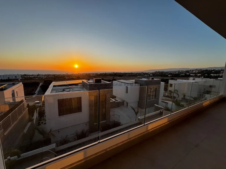 3 Bedroom House for Sale in Chlorakas, Paphos District