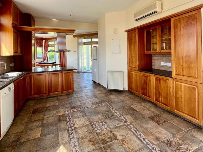 Cheap Houses and Villas for Sale Nicosia up to 900000 euro