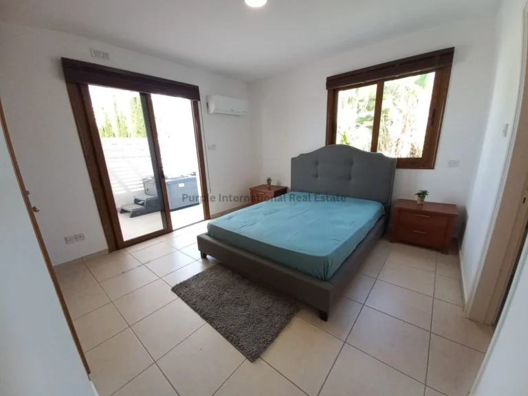 2 Bedroom Apartment for Sale in Paphos – Universal