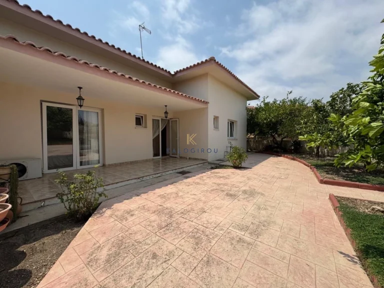 3 Bedroom House for Sale in Oroklini, Larnaca District