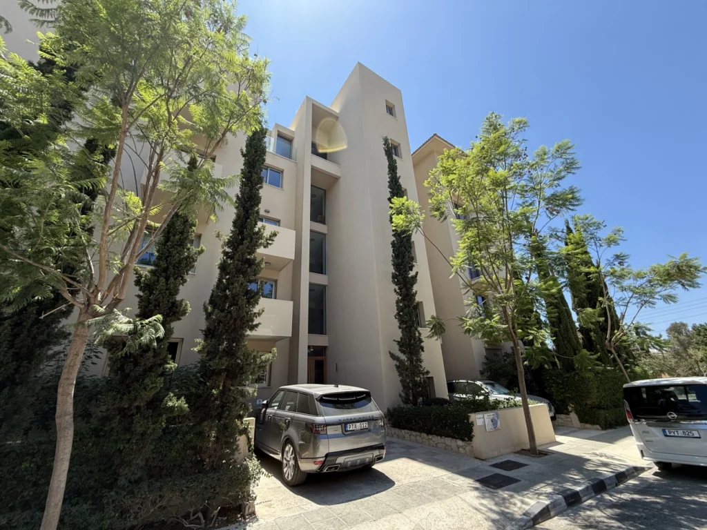 3 Bedroom Apartment for Sale in Paphos – Universal