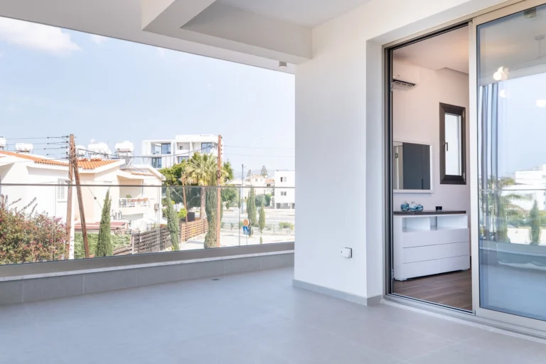 3 Bedroom Apartment for Sale in Paphos – Universal