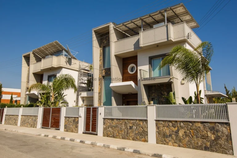 4 Bedroom House for Rent in Agios Tychonas, Limassol District