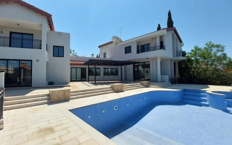 5 Bedroom House for Sale in Geroskipou, Paphos District