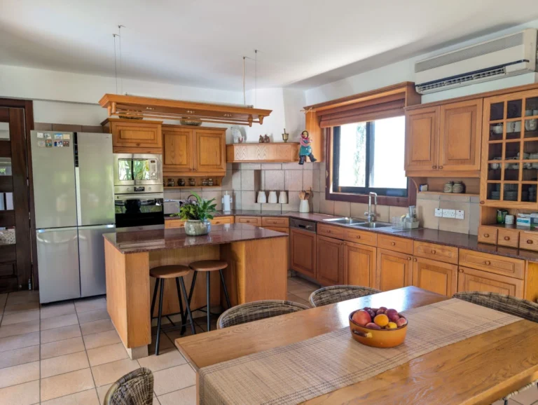 Cheap Houses and Villas for Sale Nicosia up to 600000 euro