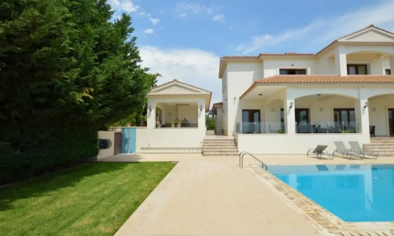 6+ Bedroom House for Sale in Empa, Paphos District