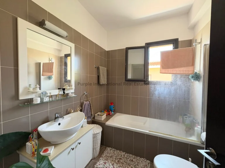 3 Bedroom House for Sale in Peyia, Paphos District