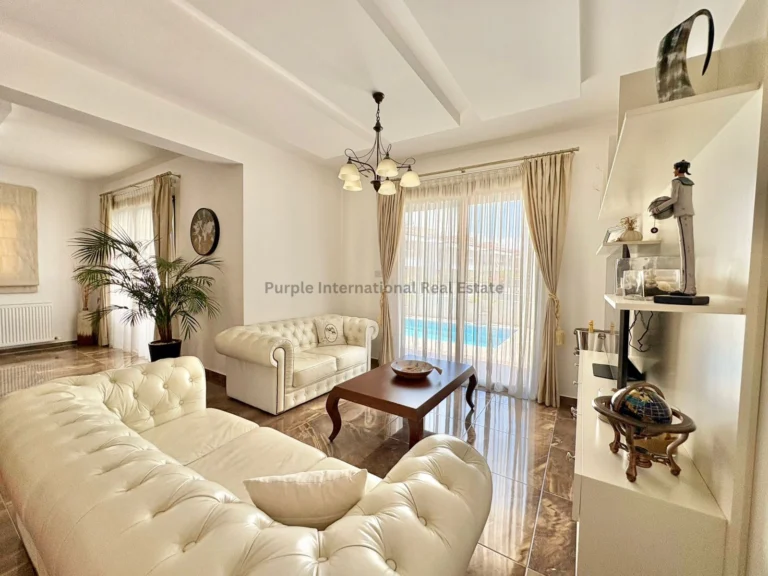 3 Bedroom House for Sale in Peyia, Paphos District