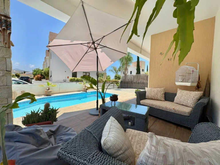 3 Bedroom House for Sale in Peyia, Paphos District