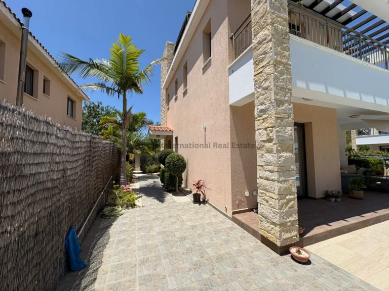 3 Bedroom House for Sale in Peyia, Paphos District