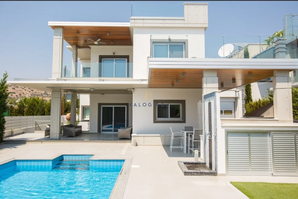 4 Bedroom House for Rent in Agios Tychonas, Limassol District
