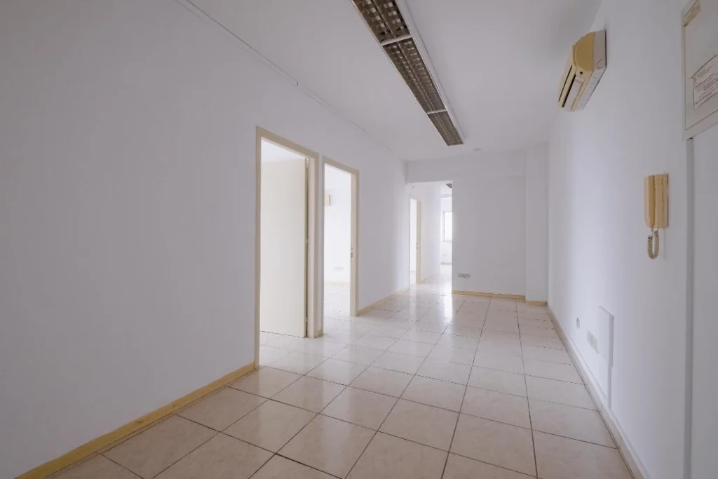 211m² Office for Sale in Nicosia – Agios Antonios