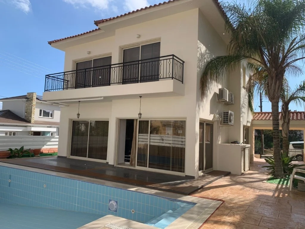 3 Bedroom House for Sale in Oroklini, Larnaca District