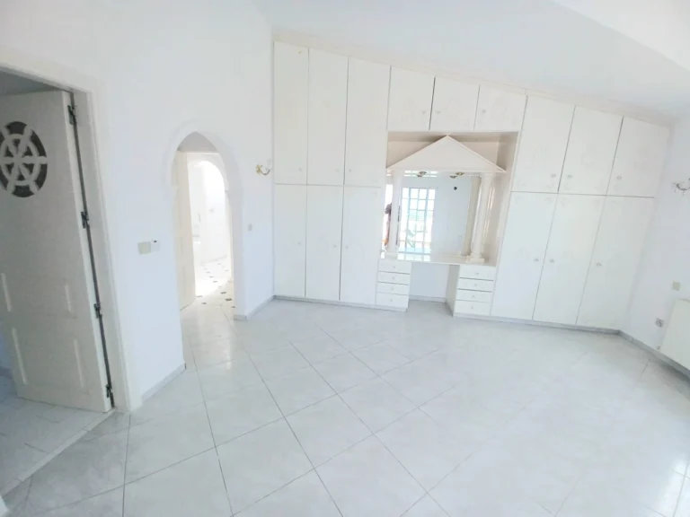 4 Bedroom House for Rent in Konia, Paphos District
