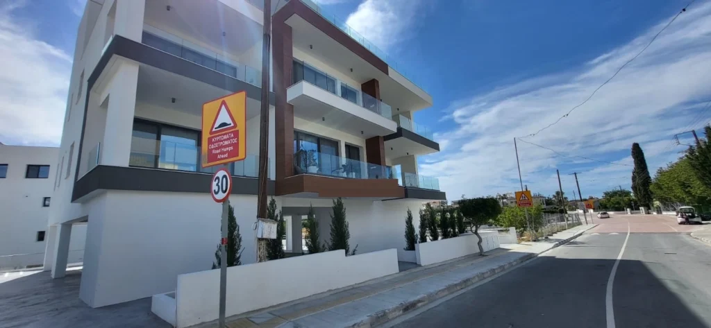 3 Bedroom Apartment for Sale in Parekklisia, Limassol District