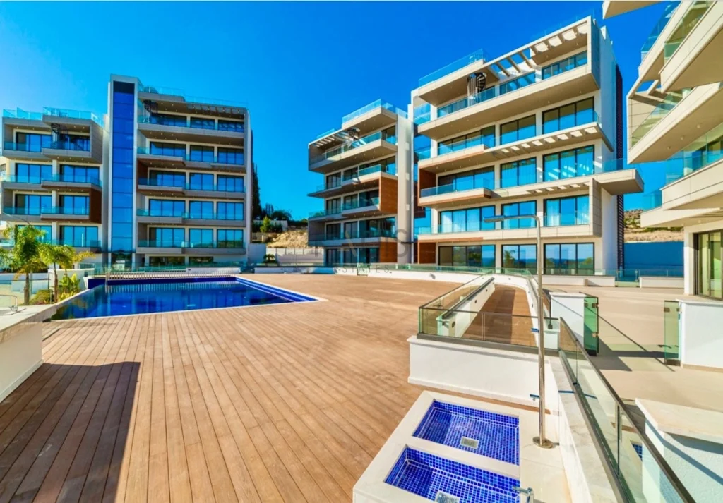 2 Bedroom Apartment for Sale in Agios Tychonas, Limassol District