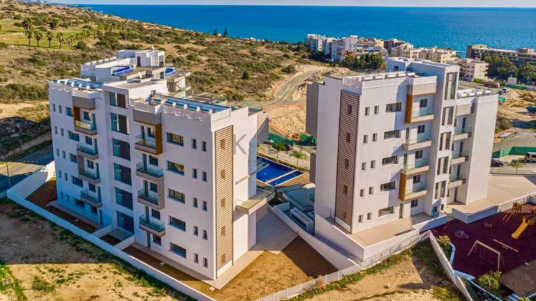 2 Bedroom Apartment for Sale in Agios Tychonas, Limassol District