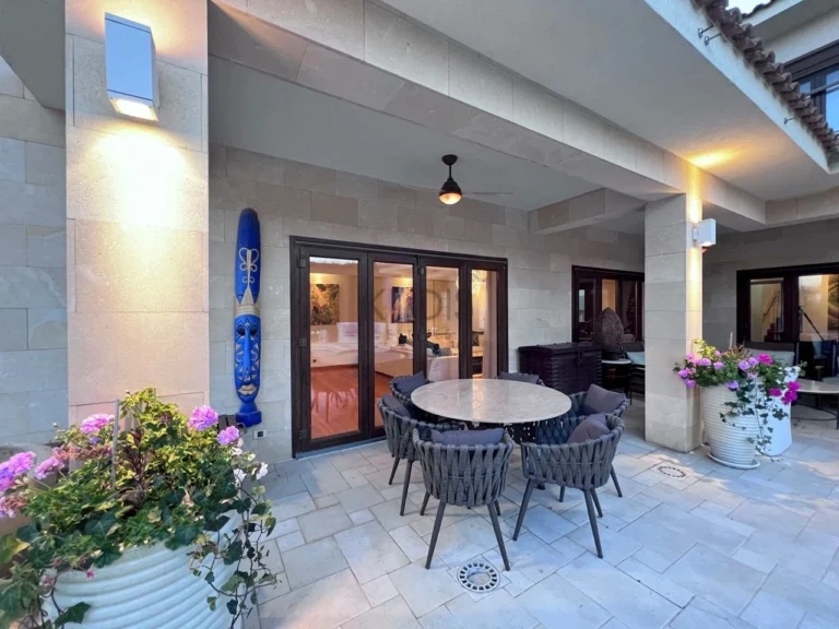 5 Bedroom House for Sale in Engomi, Nicosia District