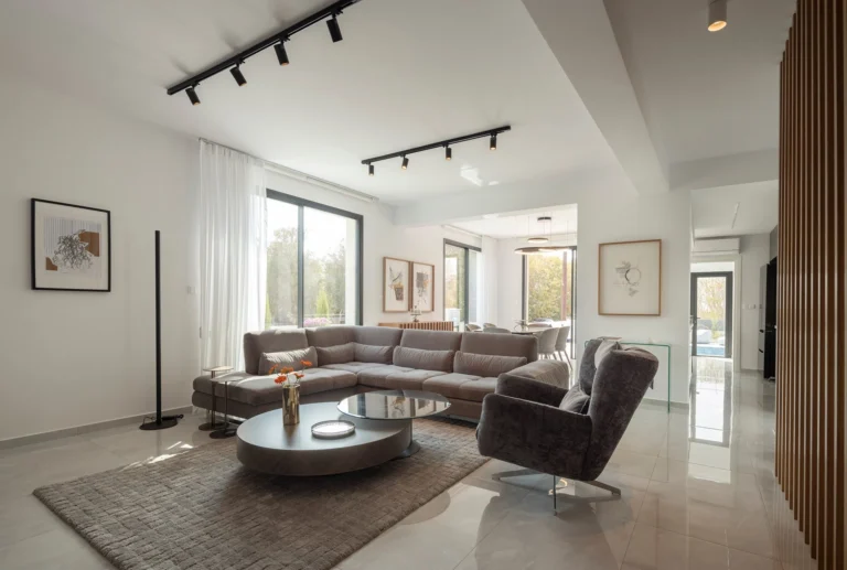 4 Bedroom House for Sale in Chlorakas, Paphos District