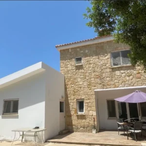5 Bedroom House for Sale in Chlorakas, Paphos District